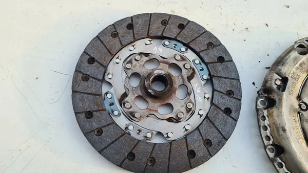 Audi A3 8P LIFT 08-12 1.6 TDI CAY Kit de embreagem SACHS image 2