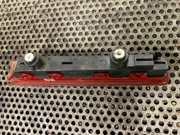 Terceira Luz de Freio VW T5 image 2