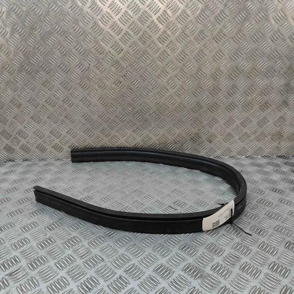 Junta do capô Audi E-Tron usado OEM 4KE823725 image 2