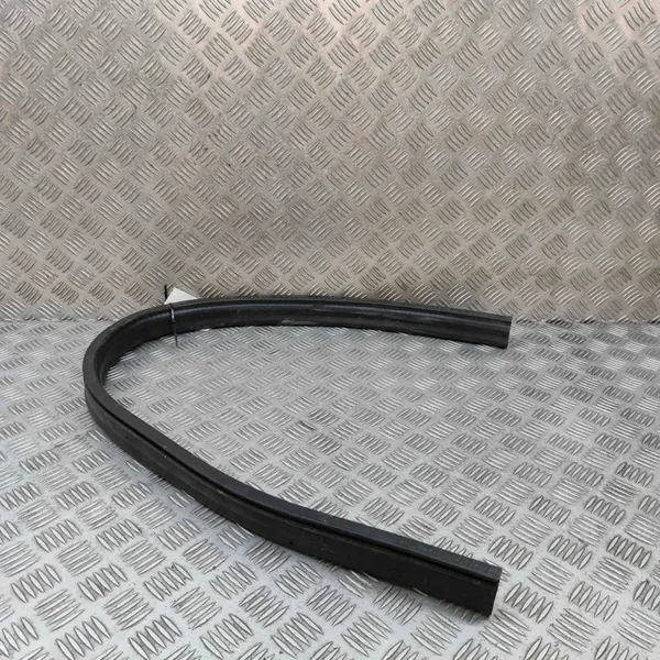 Junta do capô Audi E-Tron usado OEM 4KE823725 image 3