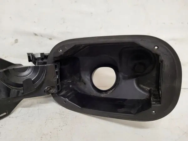 Entrée de carburant OEM A2465840017 Mercedes Classe B image 3