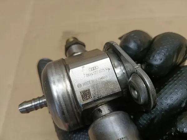 Volkswagen OE 06H127025M polttoainepumppu image 2