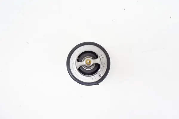 UO022 Kia Ceed III 1.4T-GDI Termostato - Usado image 3