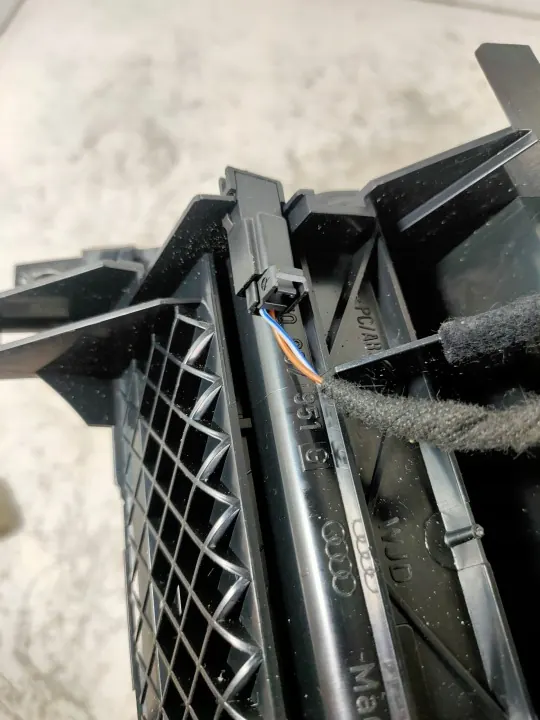 Askkopp Audi OEM 8E0857951G 2-DIN för A4 B6/B7 image 3