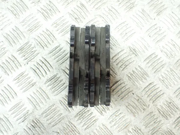 OEM 85142725 frambromsbelägg set för Chevrolet Corvette C8 image 3