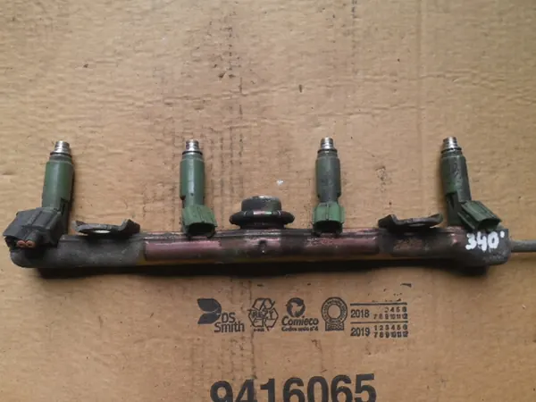 Trilho de combustível 1.8 VVTI Toyota Avensis T25 image 2