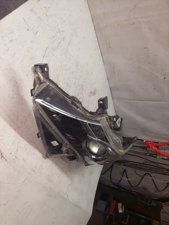 Faros Izquierdo Toyota Auris II 12-15 OEM 81170-02J61 image 4