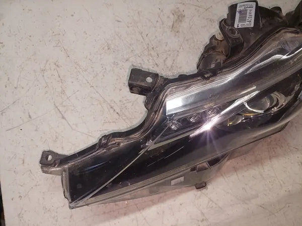 Faros Izquierdo Toyota Auris II 12-15 OEM 81170-02J61 image 6