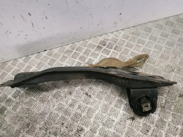 Toyota Avensis T250 Voorste hulpframe OEM AMD182597 image 3