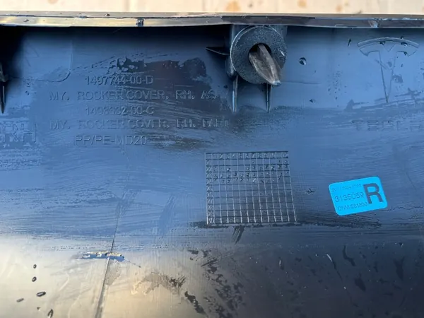 Tesla Model Y OEM 1497740-00-D Schweller Set image 5