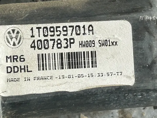 VW Touran Vasemman Etuikkunan Moottori image 3