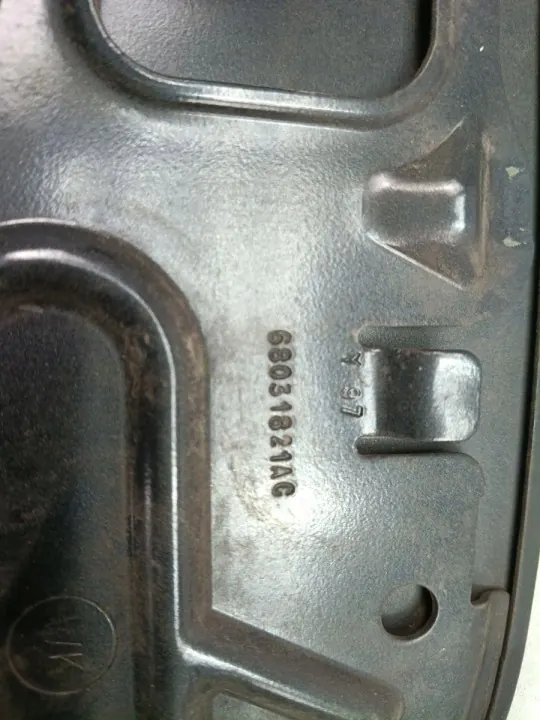 Jeep polttoaineluukku OEM 68031821AC Grand Cherokee WK2:lle image 7