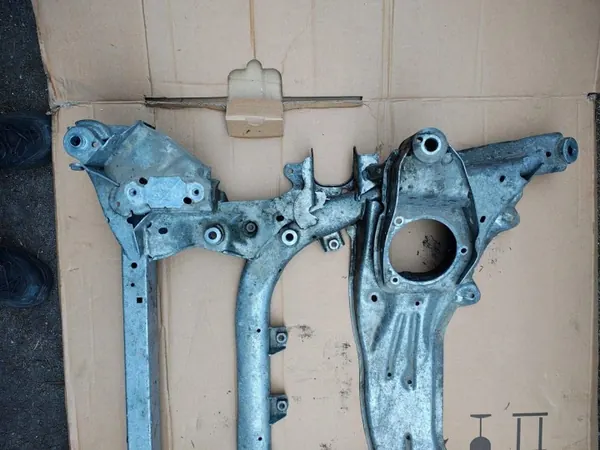 BMW 4 G26 Voorste Slee OEM 8831665 - Gebruikt image 3
