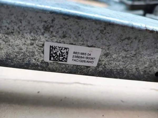 BMW 4 G26 Voorste Slee OEM 8831665 - Gebruikt image 4
