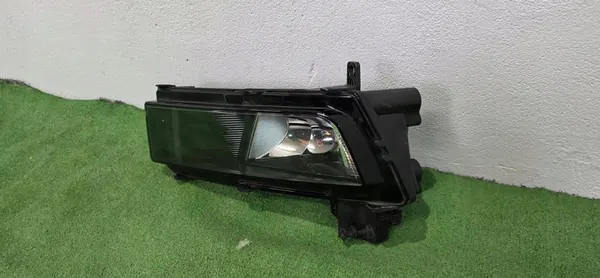 Farol de neblina dianteiro lado esquerdo Volkswagen Touran III 5TA image 2