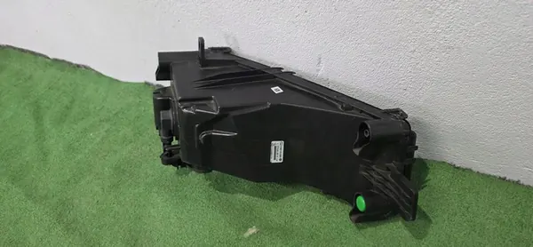 Farol de neblina dianteiro lado esquerdo Volkswagen Touran III 5TA image 6