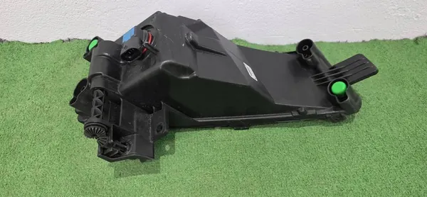 Farol de neblina dianteiro lado esquerdo Volkswagen Touran III 5TA image 8