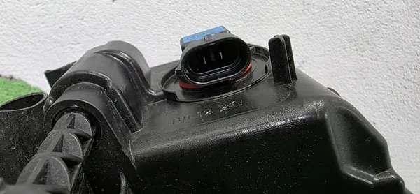 Farol de neblina dianteiro lado esquerdo Volkswagen Touran III 5TA image 9