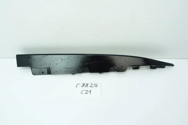 OEM 5H9854689A Linker Spoilerstrip VW Golf VIII R image 4