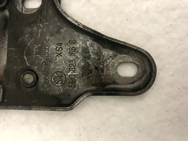 Skoda Haubenverschluss 5E0823186C image 2