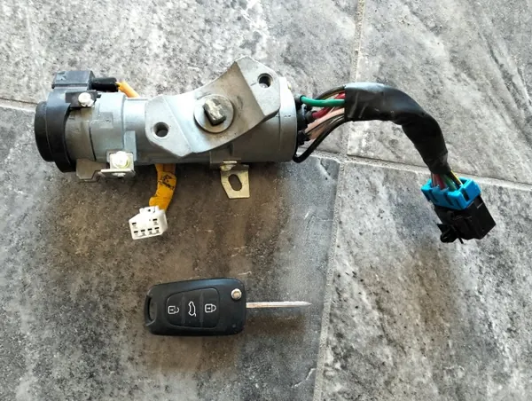 stacyjka ceed I Interruptor de ignição para Kia Ceed I 1.6B image 2