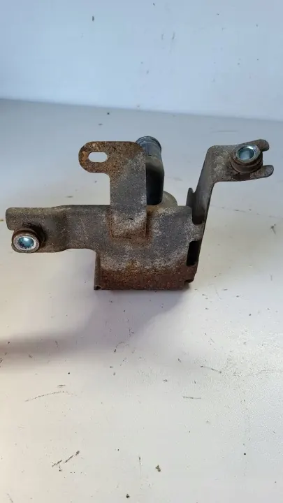 Mitsubishi OE Vattenpump OEM 7806A006 - Begagnad image 4