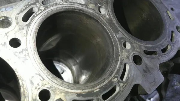 Motorblok Mercedes 3.0 V6 OEM R6428105 image 10