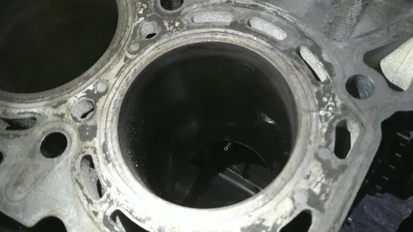 Motorblok Mercedes 3.0 V6 OEM R6428105 image 8