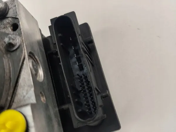 Bomba ABS OEM 56110-80J20 para Suzuki - Usada image 3