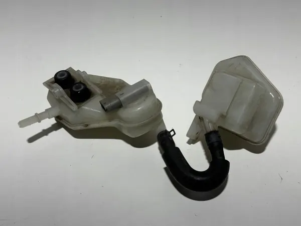 Bremsflüssigkeitsbehälter Mazda CX3 14-20 OEM image 5