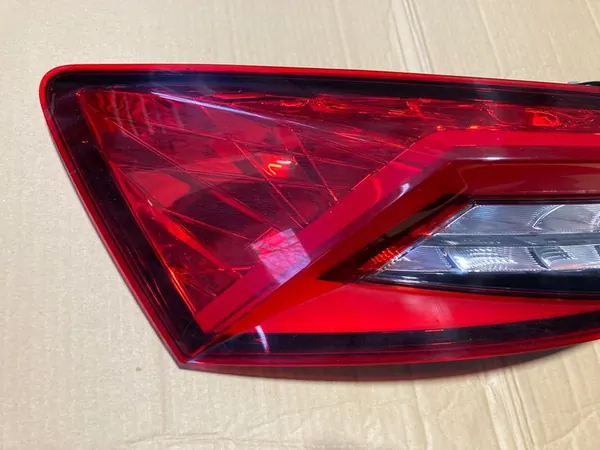 Luz Trasera Izquierda Skoda Kodiaq image 2