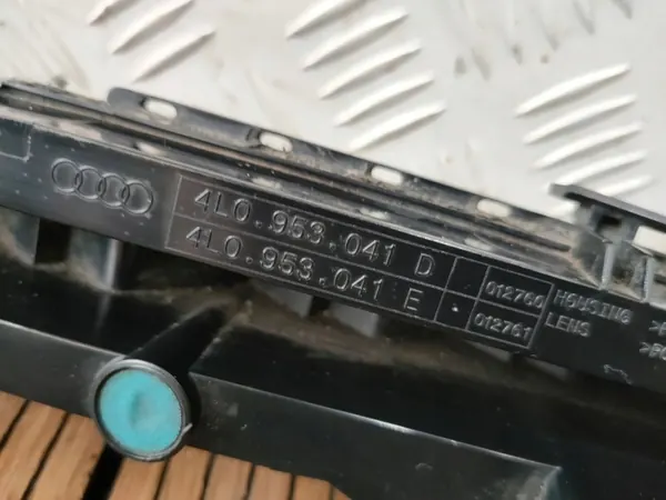 Intermitente izquierdo Audi Q7 4L OEM 4L0953041D LED image 8