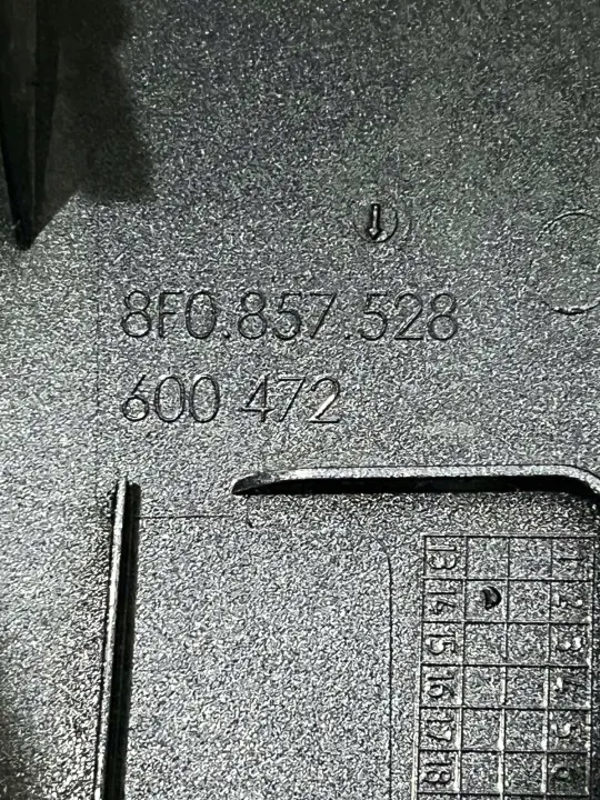 Audi A5 Cabrio 2009-2016 Rechts Spiegelabdeckung OEM 8F0857528 image 3