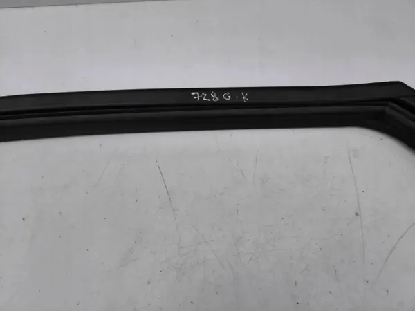 Raamrubber linker achterdeur Audi A1 2019 OEM 82g839439 image 6