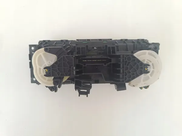 VW T5 Klimaatbedieningspaneel 2.5 TDI image 3