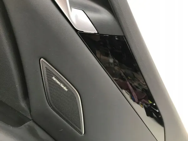 VW Tiguan III 2025 Deurbekleding OEM 571867970 KULA3D image 3