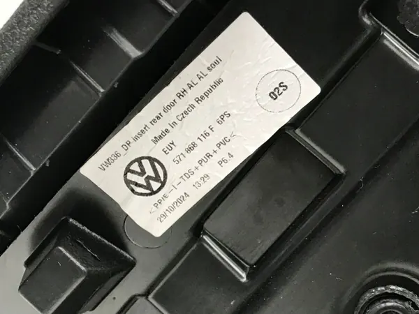 VW Tiguan III 2025 Deurbekleding OEM 571867970 KULA3D image 6
