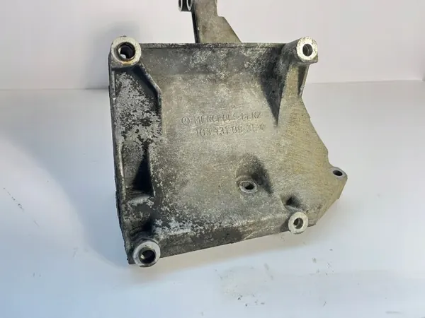 AC-kompressorikiinnike OEM 1031310935 Mercedes W124 image 3