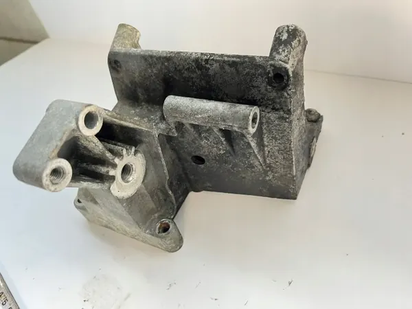 AC-kompressorikiinnike OEM 1031310935 Mercedes W124 image 6