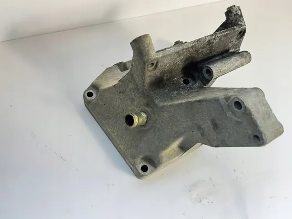 AC-kompressorikiinnike OEM 1031310935 Mercedes W124 image 7