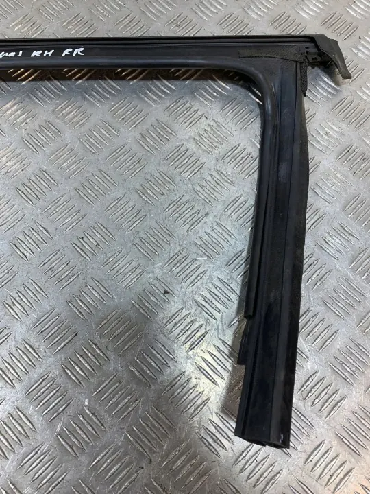 Joint de vitre porte arrière Jeep Compass OEM FBZ27648 image 8