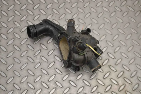 Peugeot RCZ Thermostat 1.6L 115kw OE V753452180 image 2