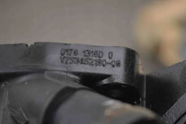 Peugeot RCZ Thermostat 1.6L 115kw OE V753452180 image 5