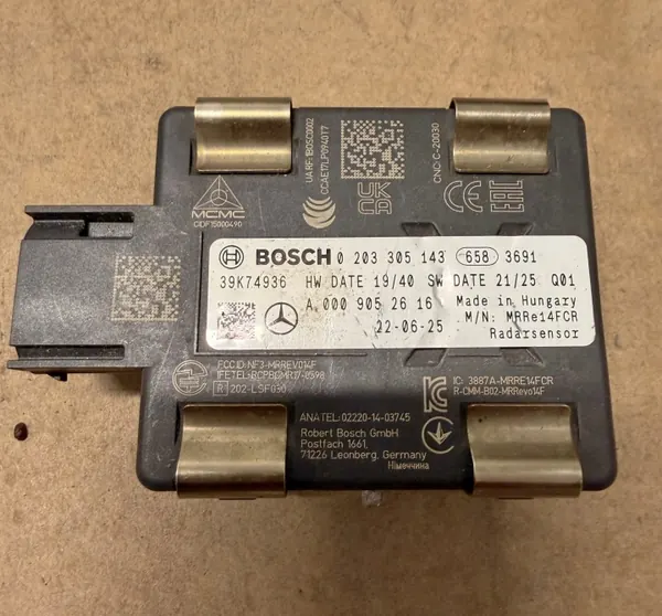 Mercedes Distronic Radarsensor OEM A0009052616 image 2