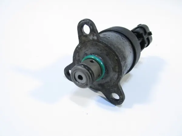 Régulateur de pression carburant OEM Renault Master 2.5 dCi image 2