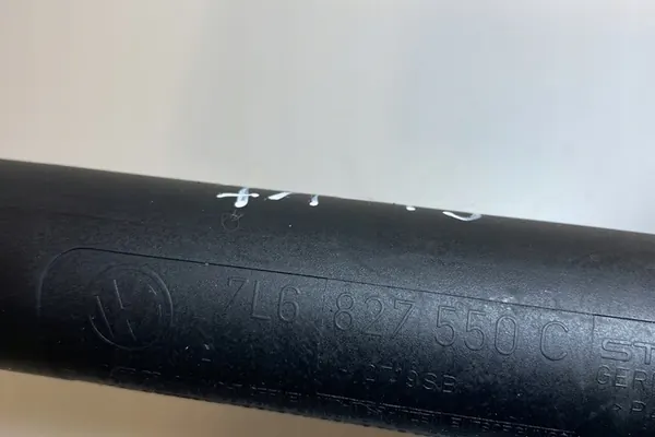 Vasen tavaratilan toimilaite VW TOUAREG 7L6827550C image 2