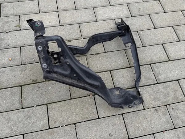 MERCEDES CLASE C W204 LIFT 10-14 SOPORTE LÁMPARA DERECHO OEM image 2