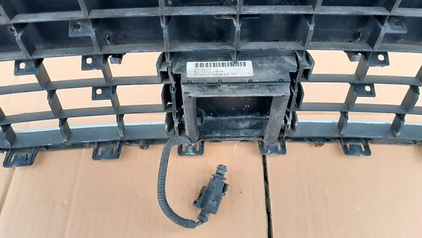 Front Bumper Grill Radar Audi A6 C6 4F0853651AN image 9