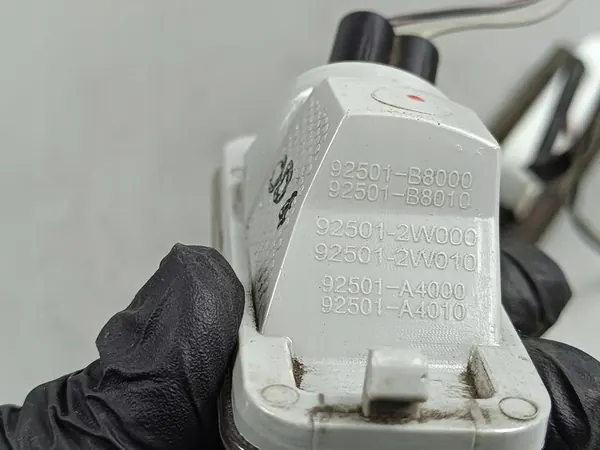 Luz de matrícula KIA Telluride 2020 92501B8000 image 7