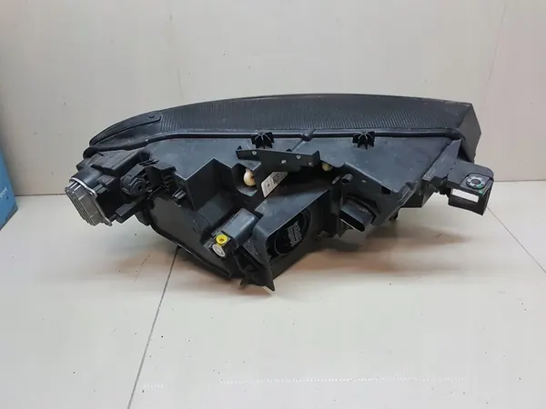 Vasen etuvalaisin VW ID4 Full LED image 4